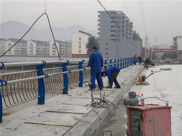 新余不锈钢复合管护栏常见问题及解决方案